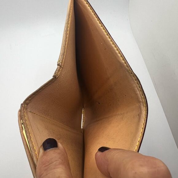 GUC Louis Vuitton White Murakami Wallet - Picture 12 of 12